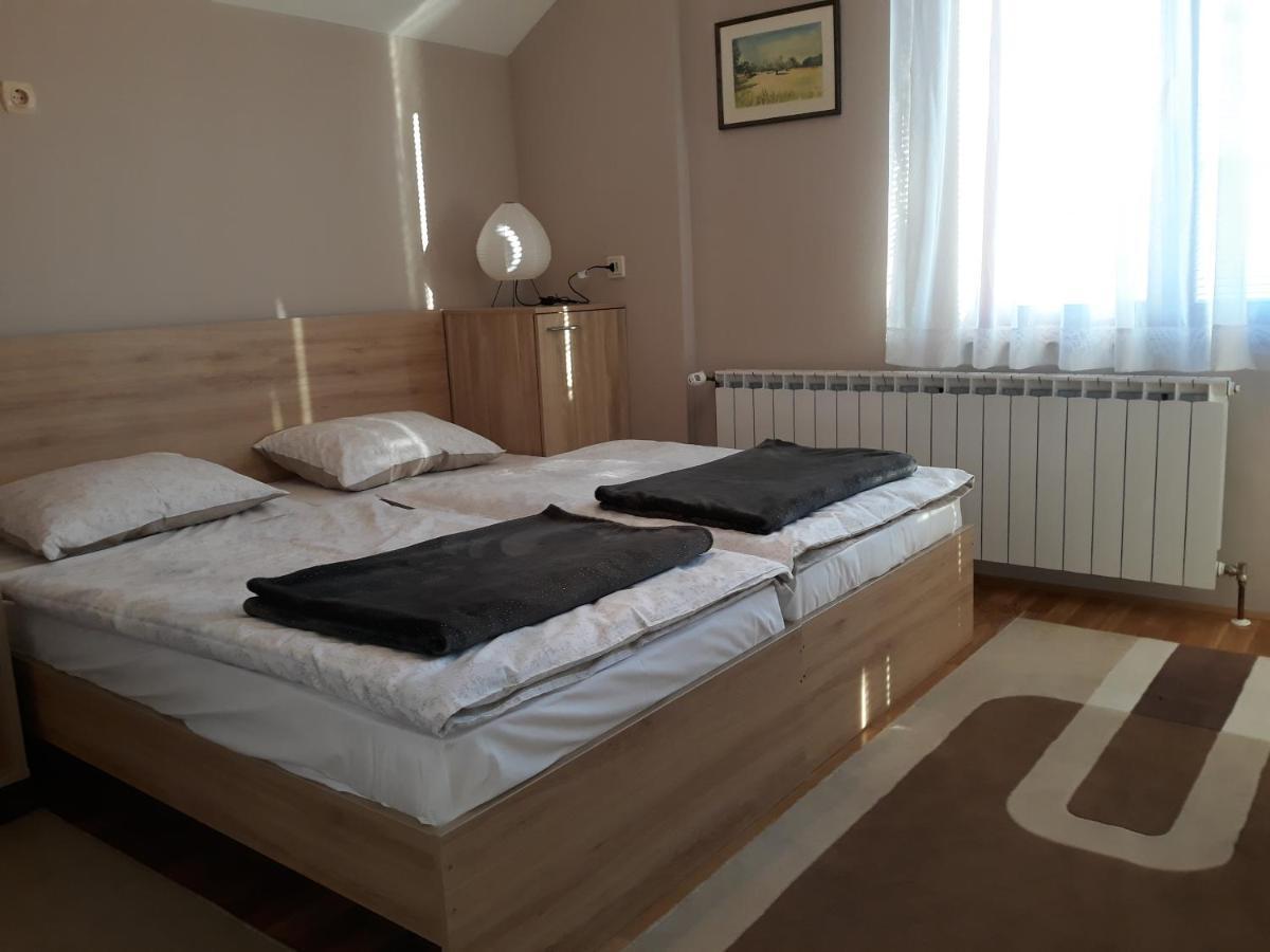 Apartmani Exit Pale Ngoại thất bức ảnh